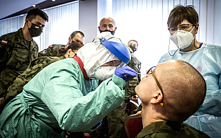 Terytorialsi wesprą medyków w walce z pandemią. Uczą się, jak pobierać wymazy